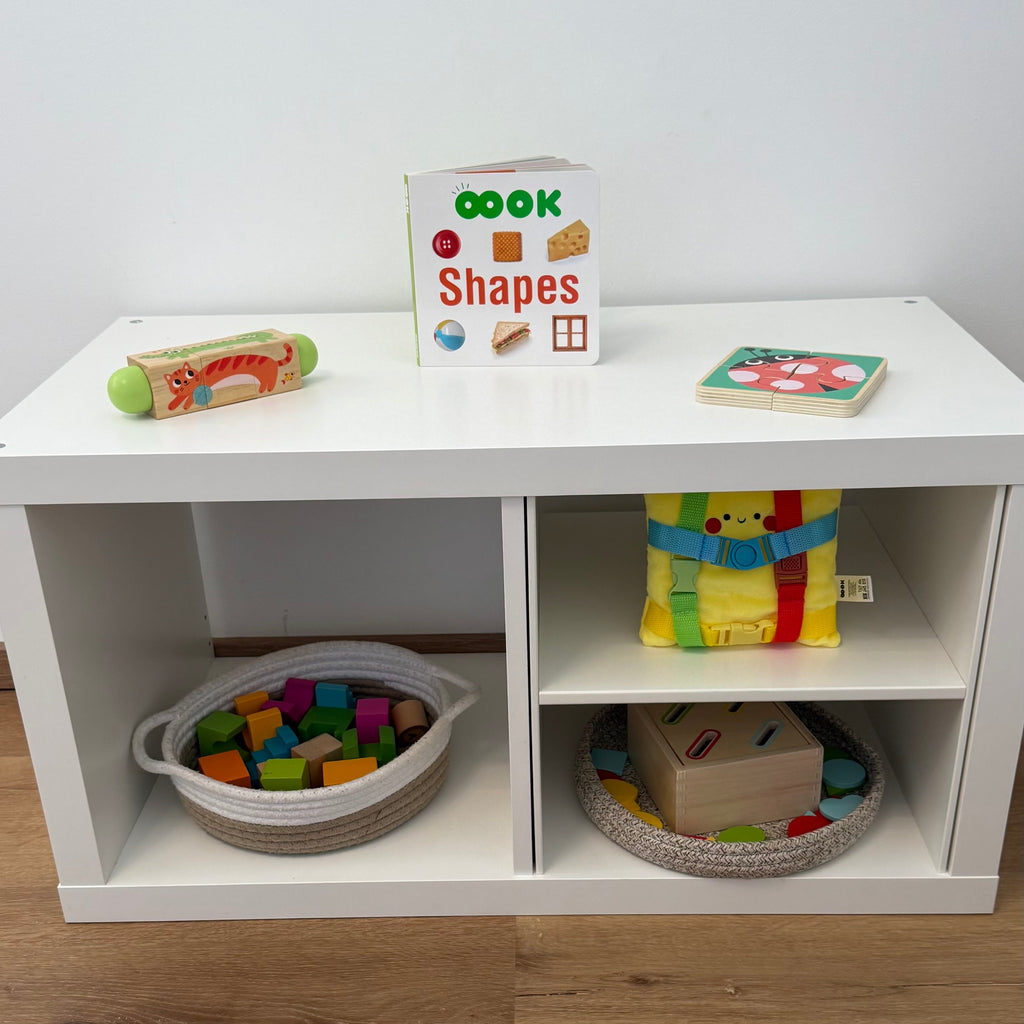 Odprte police lesenih montessori igrač 19-24 mesecev